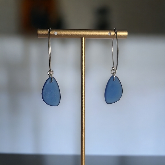 Sterling Silver .925 Eco Seaglass Marquis Pebble Earrings Cobalt - Picture 5 of 5